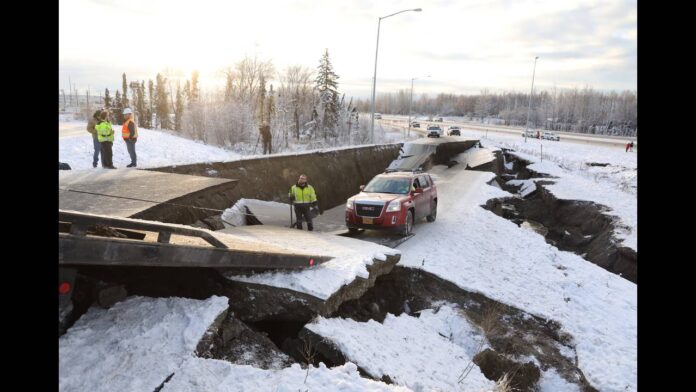 2018-12-01T013638Z_916830894_RC1331A31880_RTRMADP_3_QUAKE-ALASKA