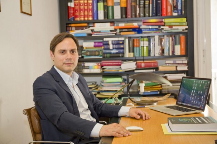 diniakos