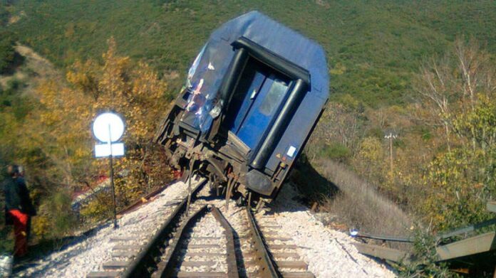 2749478