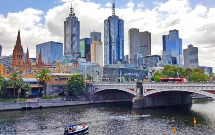How to NOT Look Like a Tourist in Melbourne | The Invisible Tour