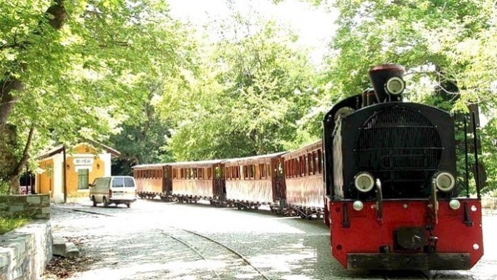 w25-94610w1085250w18132129moutzouris